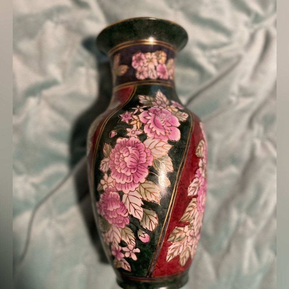 Vintage Andrea by Sadek Hand Floral Painted Vase Gold Detailing set of 2